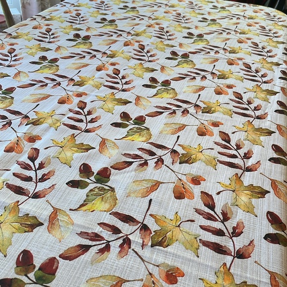 Cheery Seasonal Autumn Tablecloth - Picture 8 of 8